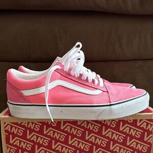 Old Skool Vans Pink lemonade and True White Sneakers